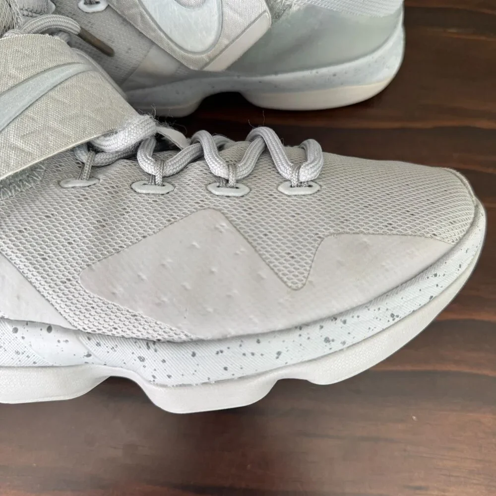Size 9 - Nike Lebron XIV 14 Men Silver White Reflective Grey James 852405-007 C4